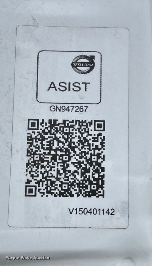 image for item EN5737 2016 Volvo VNL semi truck