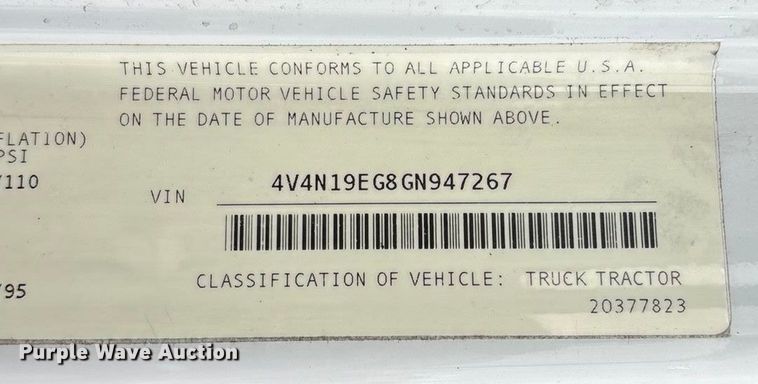 image for item EN5737 2016 Volvo VNL semi truck