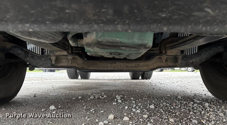 image for item EN5738 2022 Volvo VNR semi truck