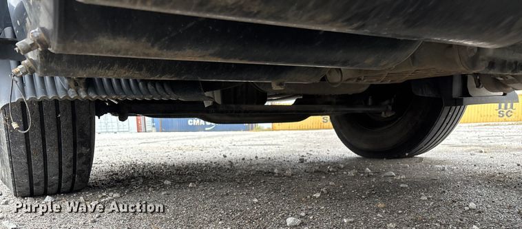 image for item EN5738 2022 Volvo VNR semi truck