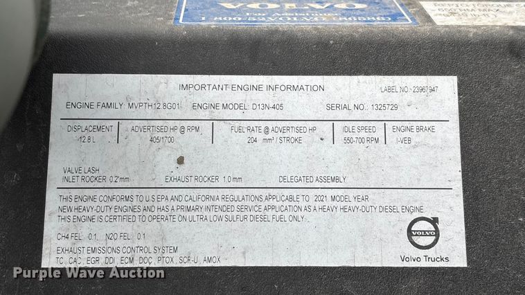 image for item EN5738 2022 Volvo VNR semi truck