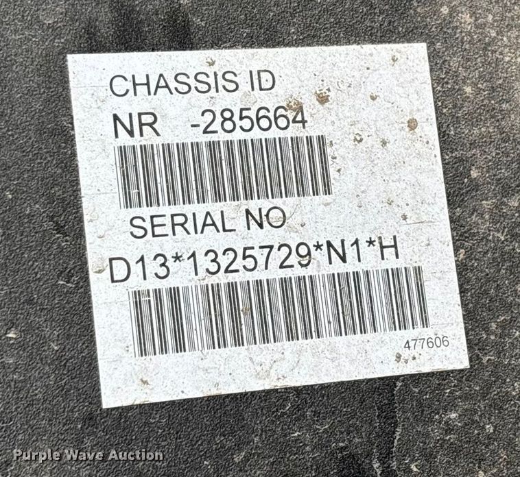 image for item EN5738 2022 Volvo VNR semi truck