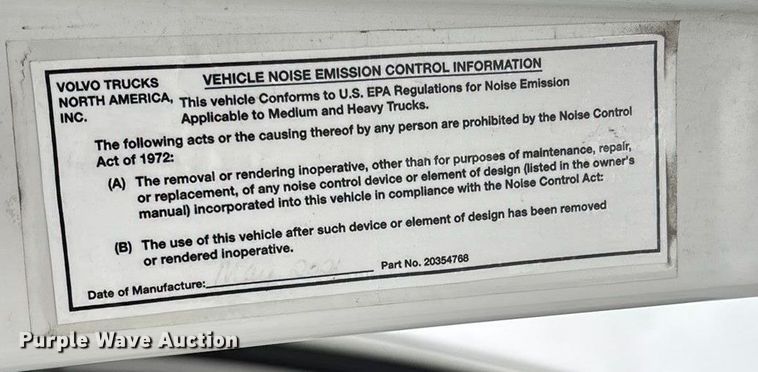 image for item EN5738 2022 Volvo VNR semi truck