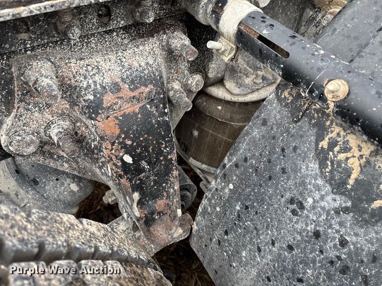 image for item EN5743 2007 Freightliner Columbia semi truck