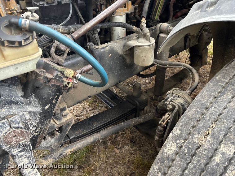 image for item EN5743 2007 Freightliner Columbia semi truck