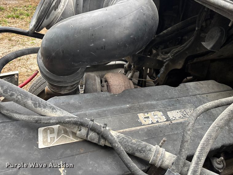 image for item EN5743 2007 Freightliner Columbia semi truck