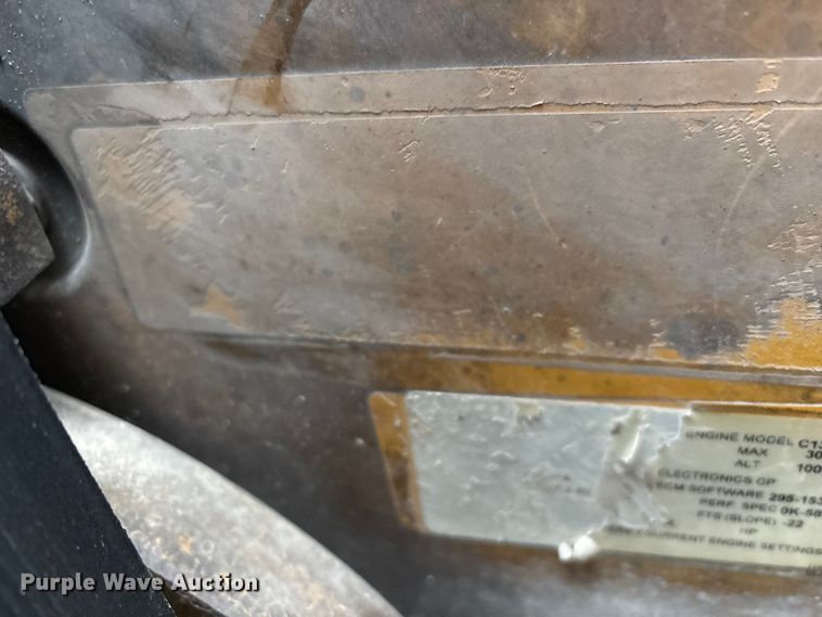 image for item EN5743 2007 Freightliner Columbia semi truck