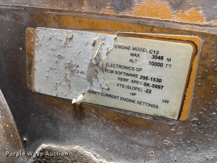 image for item EN5743 2007 Freightliner Columbia semi truck