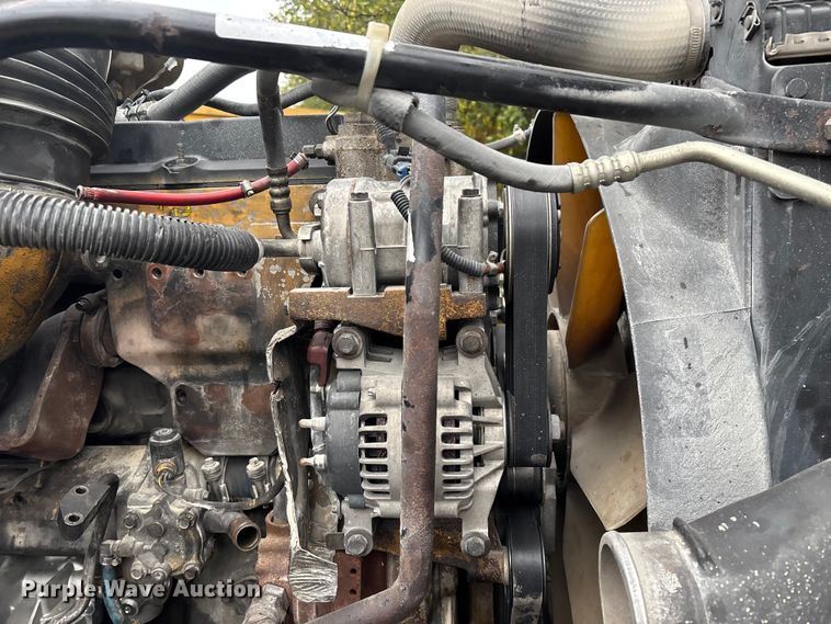 image for item EN5743 2007 Freightliner Columbia semi truck