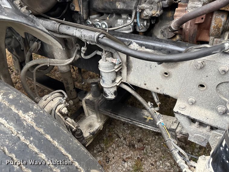 image for item EN5743 2007 Freightliner Columbia semi truck