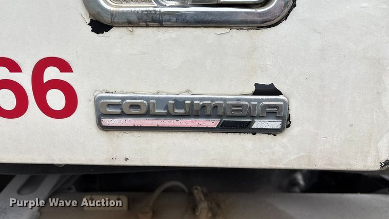 image for item EN5744 2007 Freightliner Columbia semi truck