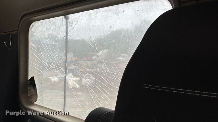 image for item EN5744 2007 Freightliner Columbia semi truck