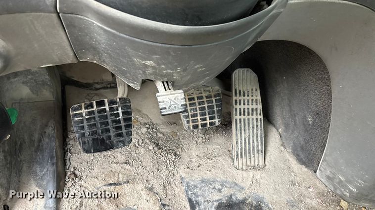 image for item EN5744 2007 Freightliner Columbia semi truck