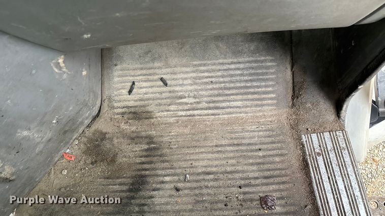 image for item EN5744 2007 Freightliner Columbia semi truck