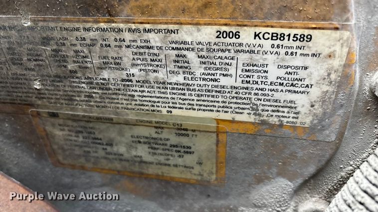 image for item EN5744 2007 Freightliner Columbia semi truck