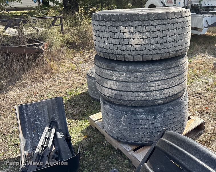 image for item EN5764 Truck parts