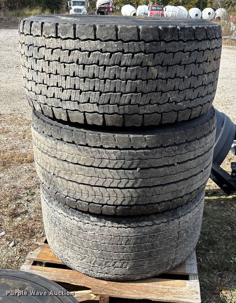 image for item EN5764 Truck parts