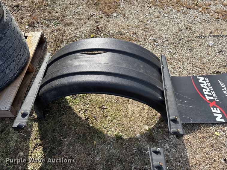 image for item EN5764 Truck parts