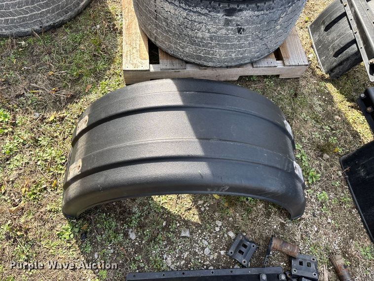 image for item EN5764 Truck parts