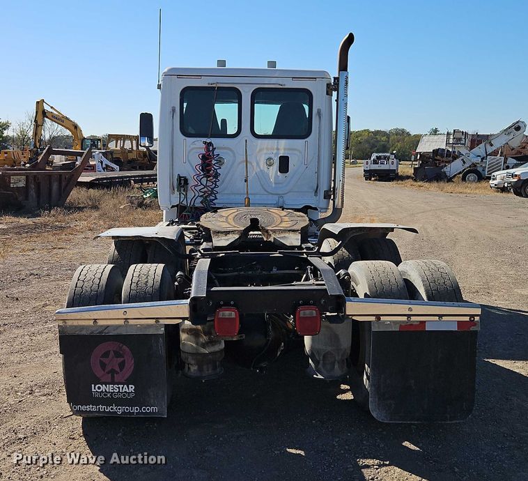 image for item EO4720 2017 Freightliner Cascadia semi truck