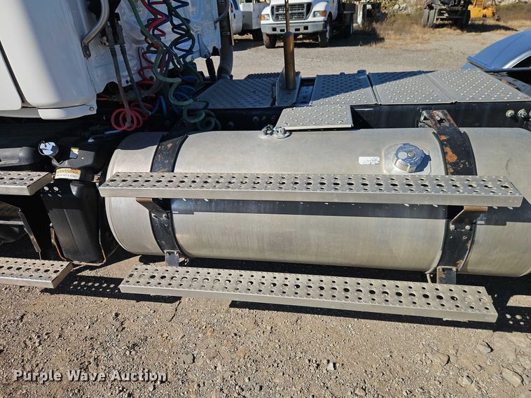 image for item EO4720 2017 Freightliner Cascadia semi truck