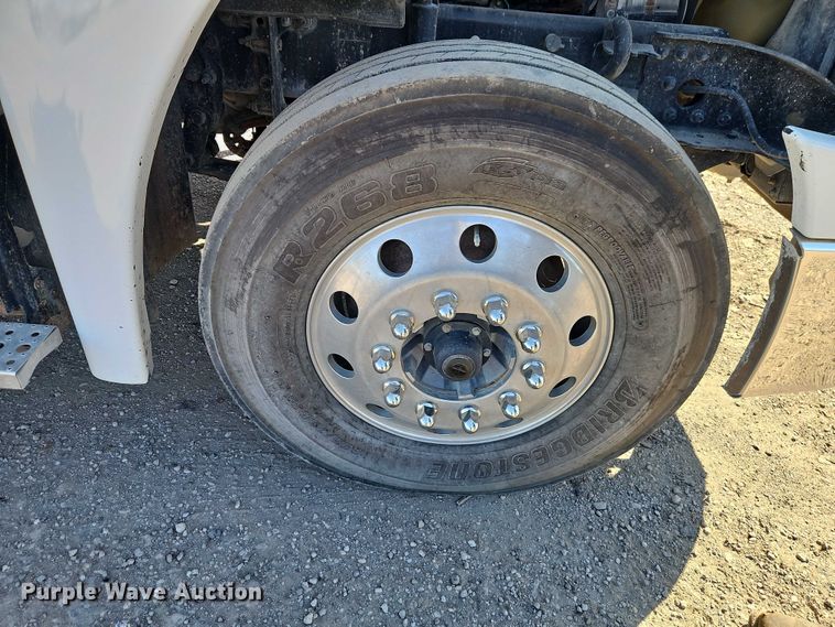 image for item EO4720 2017 Freightliner Cascadia semi truck