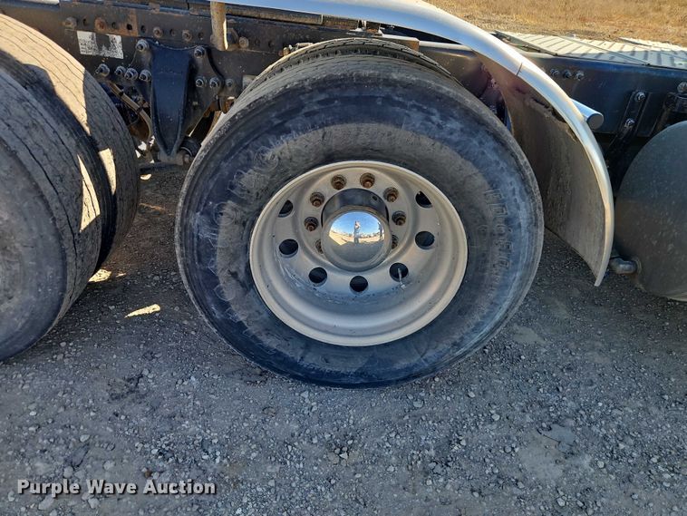 image for item EO4720 2017 Freightliner Cascadia semi truck