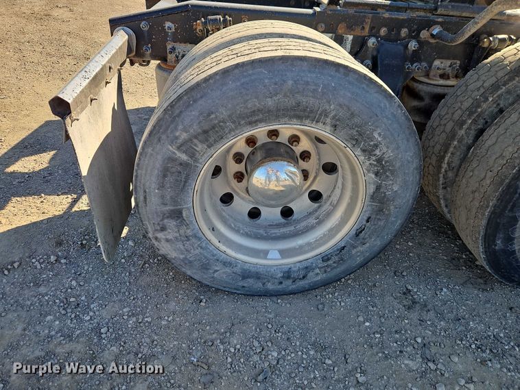 image for item EO4720 2017 Freightliner Cascadia semi truck