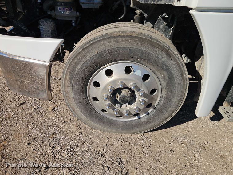 image for item EO4720 2017 Freightliner Cascadia semi truck