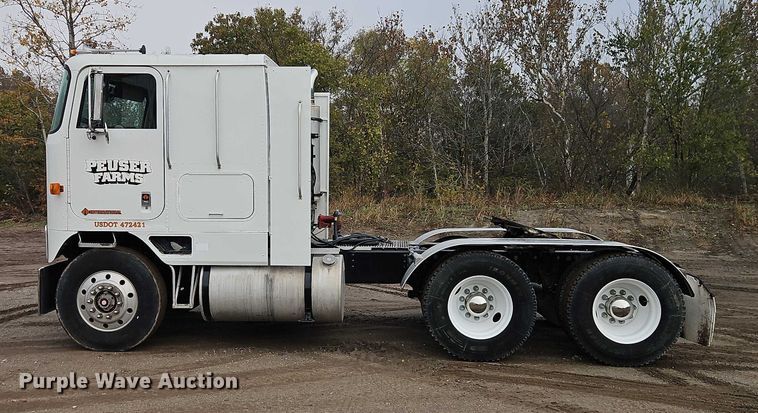 image for item EO4743 1987 International COF-9670 semi truck