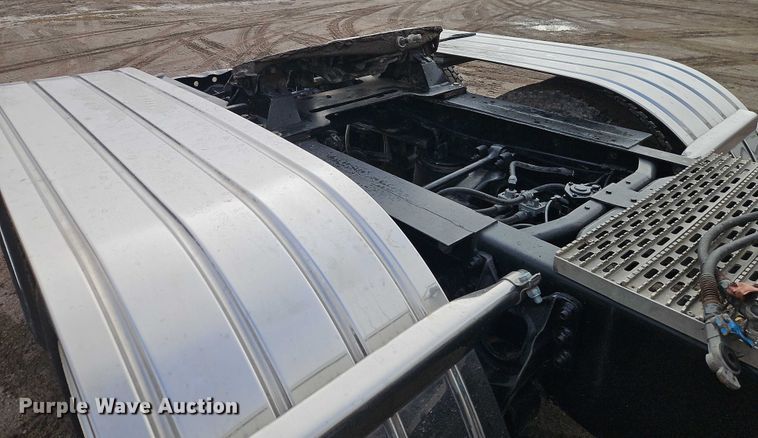 image for item EO4743 1987 International COF-9670 semi truck