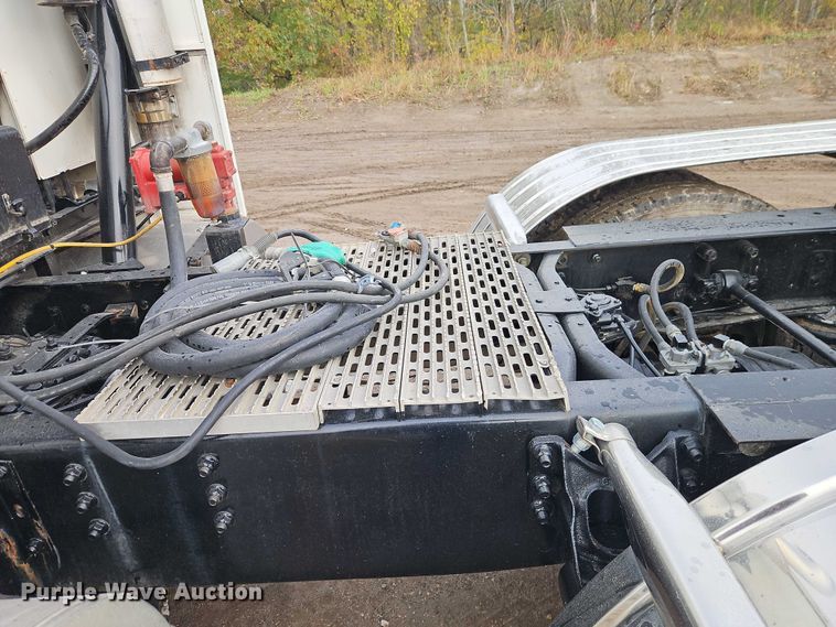 image for item EO4743 1987 International COF-9670 semi truck