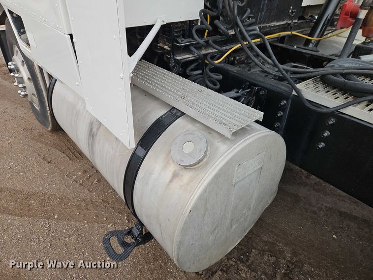 image for item EO4743 1987 International COF-9670 semi truck