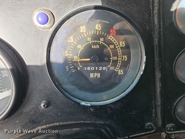 image for item EO4743 1987 International COF-9670 semi truck