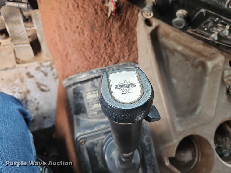 image for item EO4743 1987 International COF-9670 semi truck