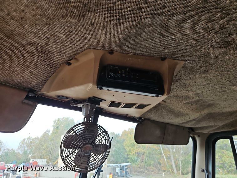 image for item EO4743 1987 International COF-9670 semi truck