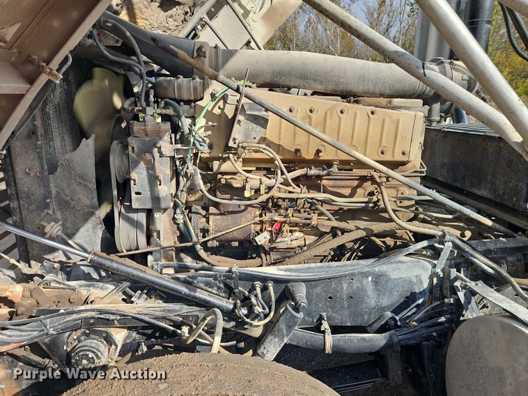 image for item EO4743 1987 International COF-9670 semi truck