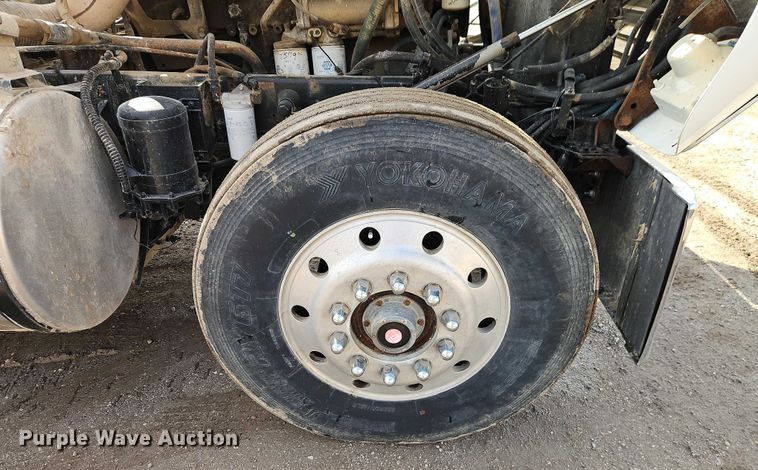 image for item EO4743 1987 International COF-9670 semi truck