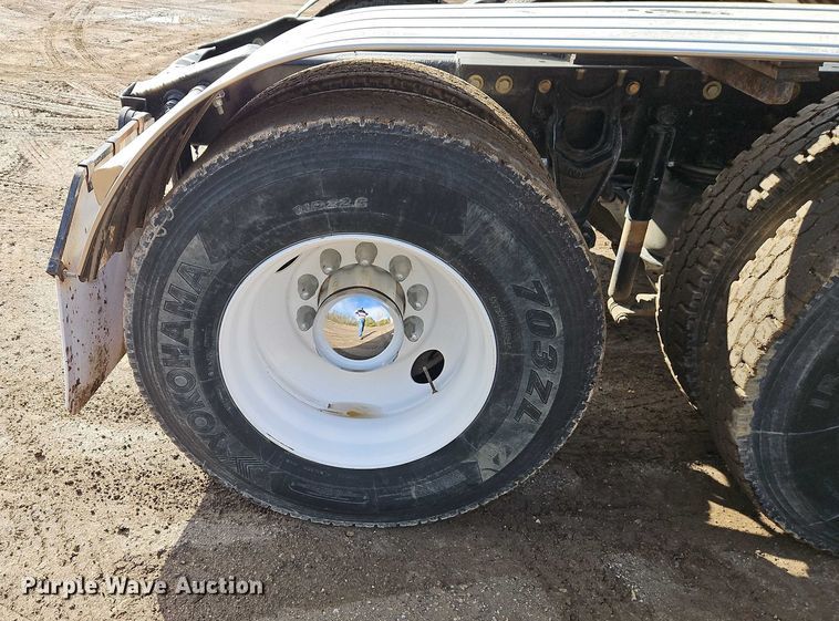 image for item EO4743 1987 International COF-9670 semi truck