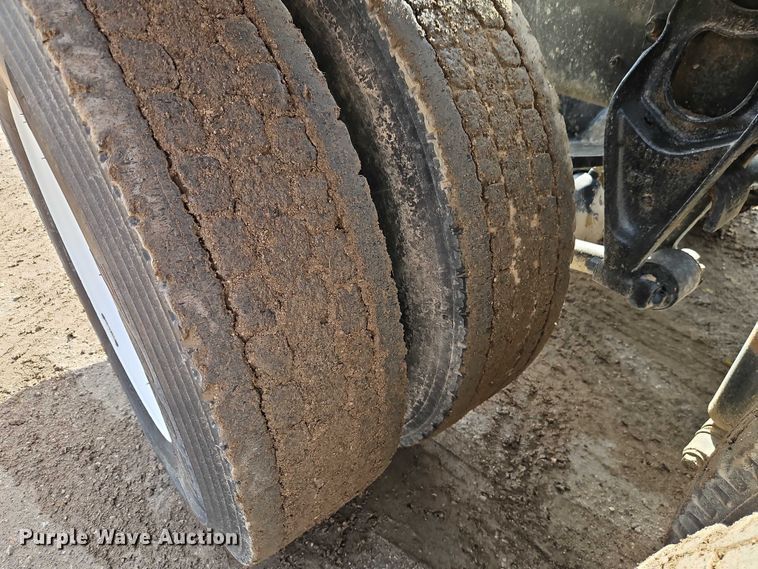 image for item EO4743 1987 International COF-9670 semi truck