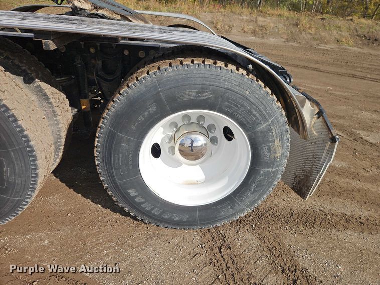 image for item EO4743 1987 International COF-9670 semi truck