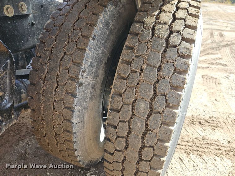 image for item EO4743 1987 International COF-9670 semi truck