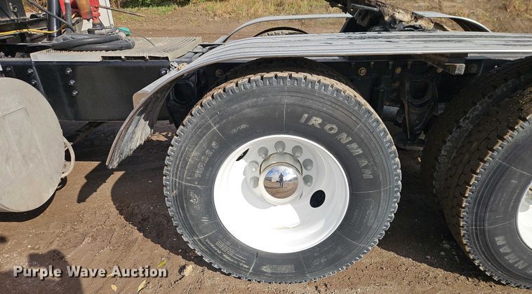 image for item EO4743 1987 International COF-9670 semi truck