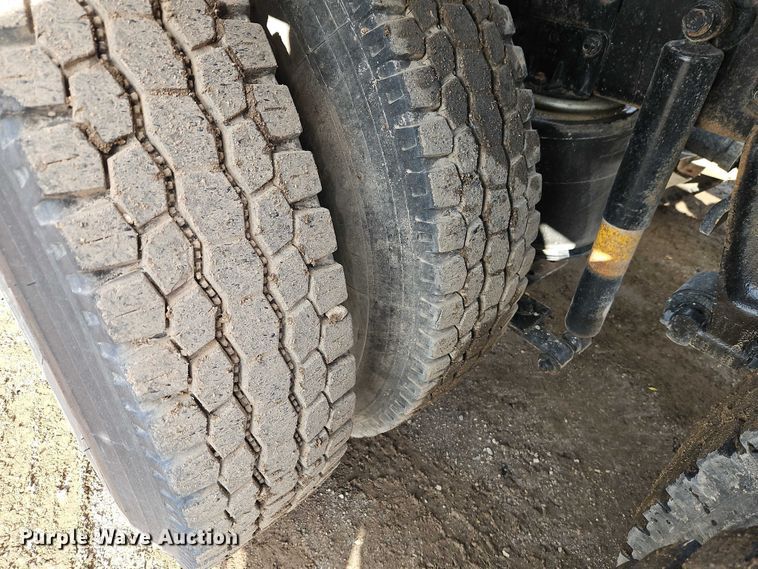 image for item EO4743 1987 International COF-9670 semi truck