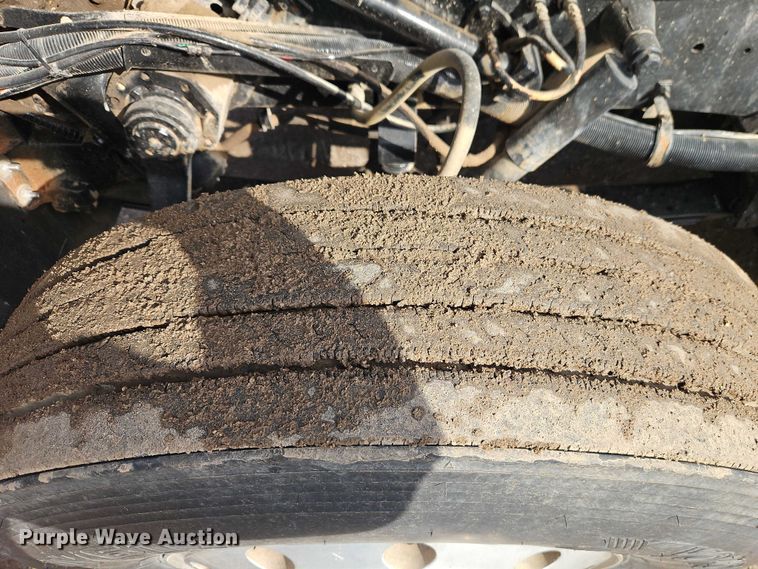 image for item EO4743 1987 International COF-9670 semi truck