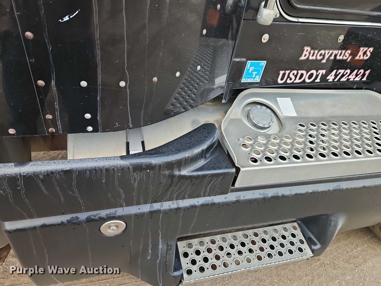 image for item EO4744 2006 Kenworth T600 semi truck