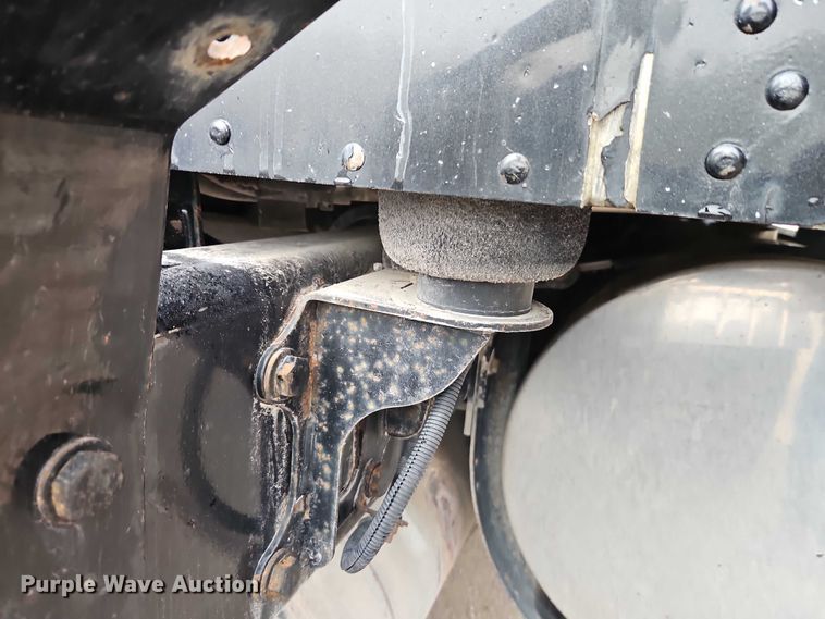 image for item EO4744 2006 Kenworth T600 semi truck