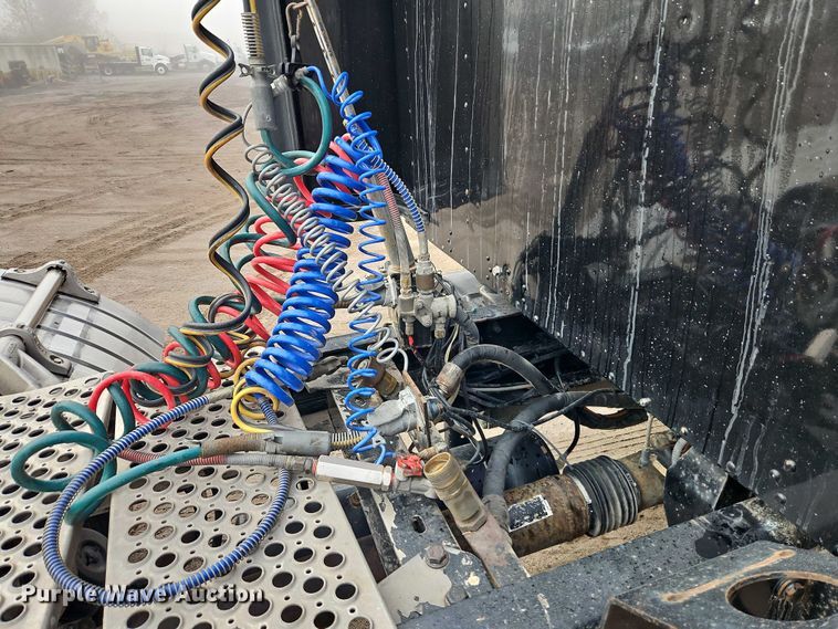 image for item EO4744 2006 Kenworth T600 semi truck