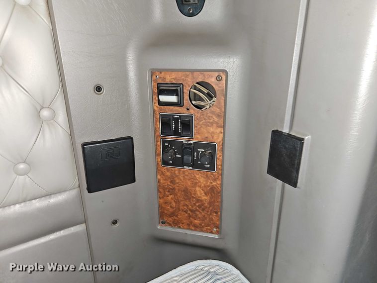 image for item EO4744 2006 Kenworth T600 semi truck