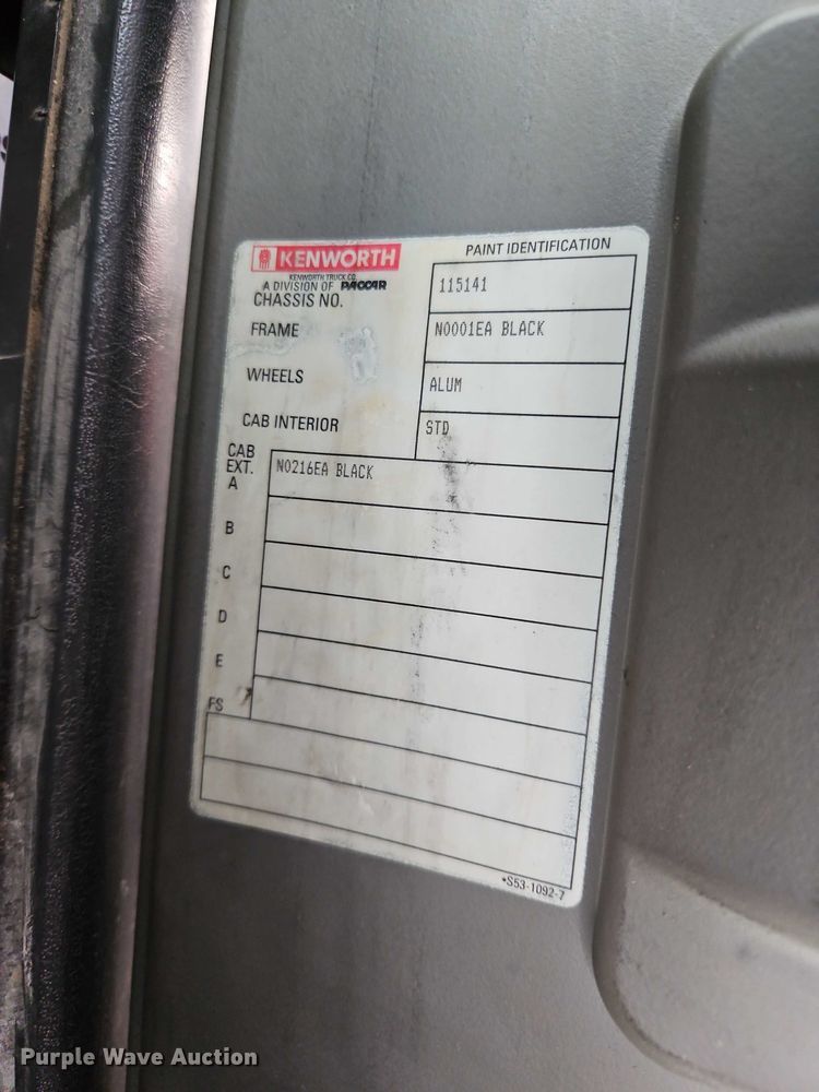 image for item EO4744 2006 Kenworth T600 semi truck